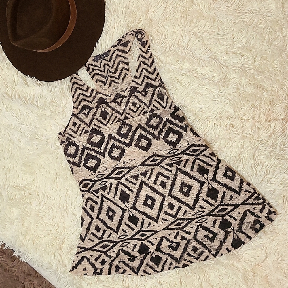💋3/$25😃  Aztec pattern tank top